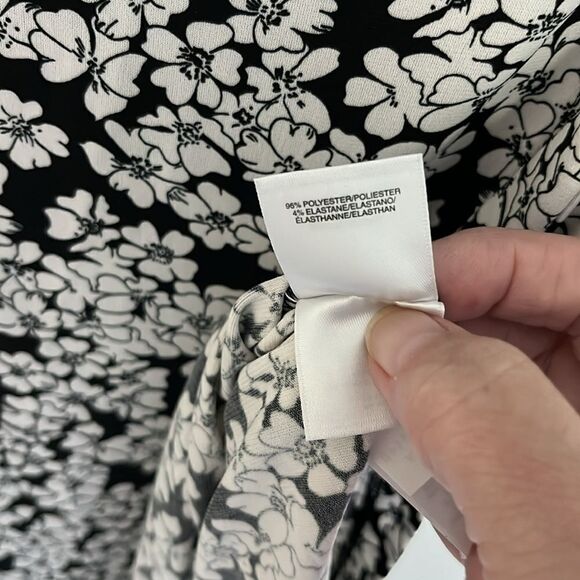 Jones New York Faux Wrap Dress Black and White Floral Goldtone Ring Detail - Picture 9 of 10